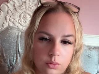 WebCAM of XxMissKatBBWxX